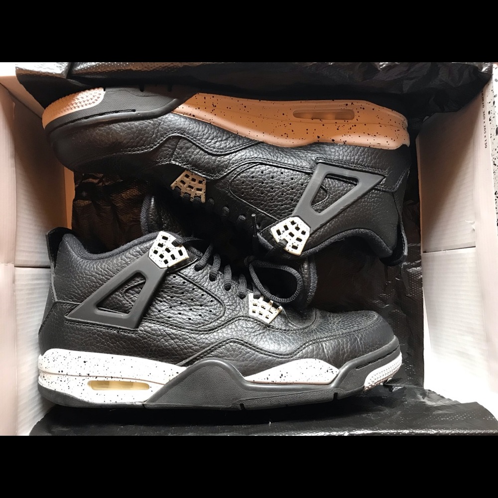 RETRO AIR JORDAN 4’s (SIZE 11)